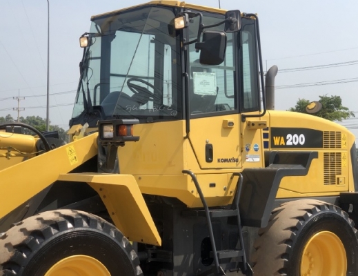 ขายรถตักล้อยาง KOMATSU WA200-6 ปี 2013 นำเข้าเองจากญี่ปุ่น สภาพสวยพร้อมใช้ มีVDOการทำงานครับ