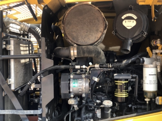 ขายรถตักล้อยาง KOMATSU WA200-6 ปี 2013 นำเข้าเองจากญี่ปุ่น สภาพสวยพร้อมใช้ มีVDOการทำงานครับ