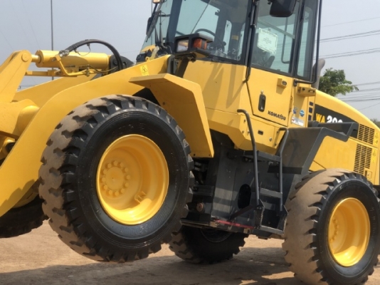 ขายรถตักล้อยาง KOMATSU WA200-6 ปี 2013 นำเข้าเองจากญี่ปุ่น สภาพสวยพร้อมใช้ มีVDOการทำงานครับ