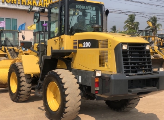 ขายรถตักล้อยาง KOMATSU WA200-6 ปี 2013 นำเข้าเองจากญี่ปุ่น สภาพสวยพร้อมใช้ มีVDOการทำงานครับ