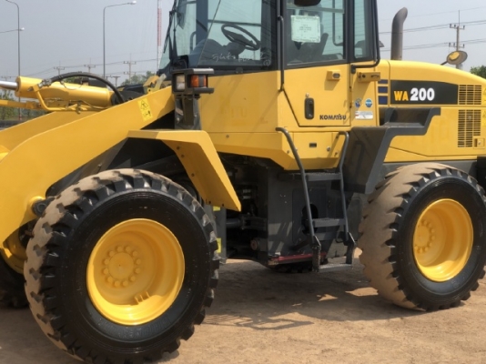 ขายรถตักล้อยาง KOMATSU WA200-6 ปี 2013 นำเข้าเองจากญี่ปุ่น สภาพสวยพร้อมใช้ มีVDOการทำงานครับ