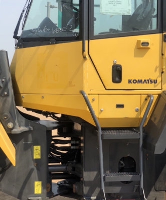 ขายรถตักล้อยาง KOMATSU WA200-6 ปี 2013 นำเข้าเองจากญี่ปุ่น สภาพสวยพร้อมใช้ มีVDOการทำงานครับ