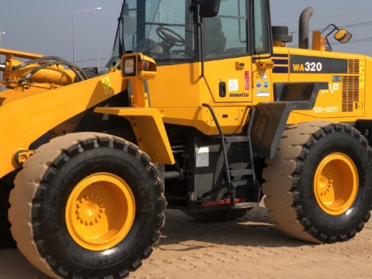 ขายรถตักล้อยาง KOMATSU WA320-6 ปี 2013 นำเข้าเองจากญี่ปุ่น สภาพสวยพร้อมใช้ มีVDOการทำงานครับ