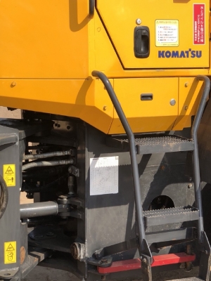 ขายรถตักล้อยาง KOMATSU WA320-6 ปี 2013 นำเข้าเองจากญี่ปุ่น สภาพสวยพร้อมใช้ มีVDOการทำงานครับ