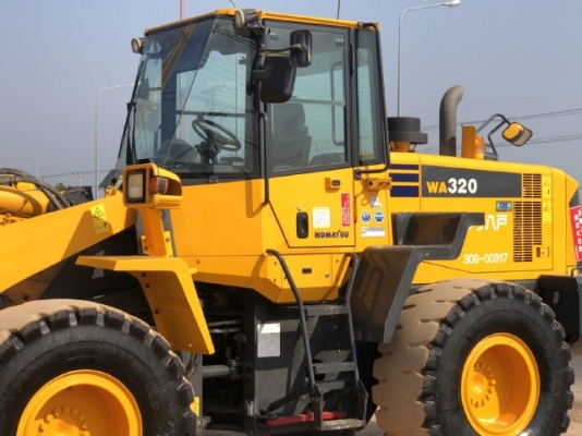 ขายรถตักล้อยาง KOMATSU WA320-6 ปี 2013 นำเข้าเองจากญี่ปุ่น สภาพสวยพร้อมใช้ มีVDOการทำงานครับ