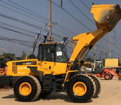 ขายรถตักล้อยาง KOMATSU WA320-6 ปี 2013 นำเข้าเองจากญี่ปุ่น สภาพสวยพร้อมใช้ มีVDOการทำงานครับ