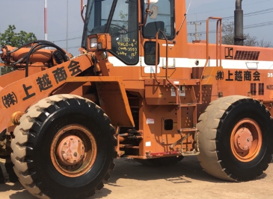 ขายรถตักล้อยาง KOMATSU WA350-1 นำเข้าเองจากญี่ปุ่น สภาพสวยพร้อมใช้ มีVDOการทำงานครับ
