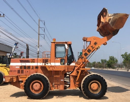 ขายรถตักล้อยาง KOMATSU WA350-1 นำเข้าเองจากญี่ปุ่น สภาพสวยพร้อมใช้ มีVDOการทำงานครับ