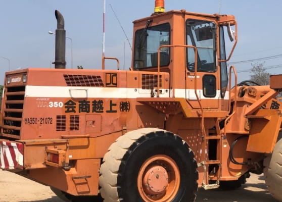 ขายรถตักล้อยาง KOMATSU WA350-1 นำเข้าเองจากญี่ปุ่น สภาพสวยพร้อมใช้ มีVDOการทำงานครับ