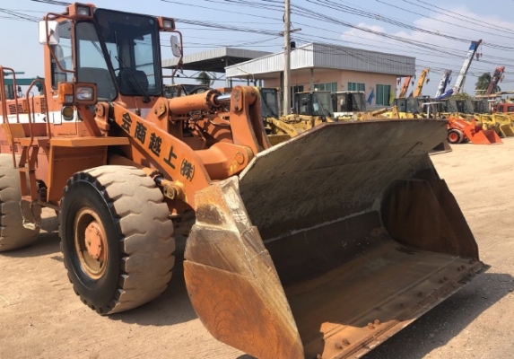 ขายรถตักล้อยาง KOMATSU WA350-1 นำเข้าเองจากญี่ปุ่น สภาพสวยพร้อมใช้ มีVDOการทำงานครับ