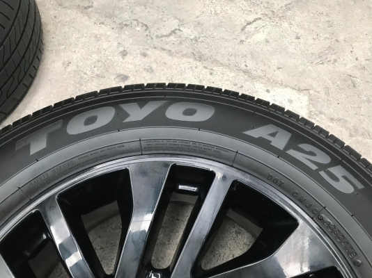 แม็กป้ายแดง Nissan Navara Caliber NP300 Black Edition ขอบ 18 พร้อมยางใหม่ป้ายแดง 255-60-18 Toyo ปลายปี 19 สวยกริ๊บ