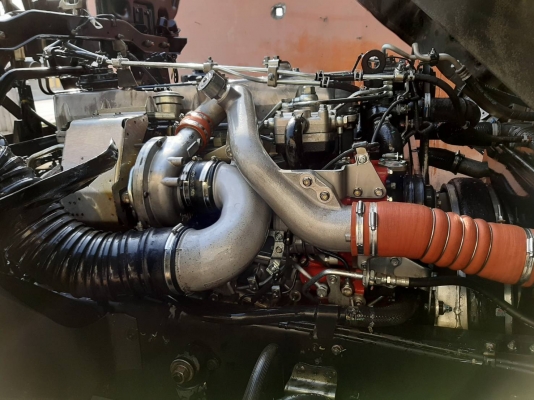 HIno 380 ปี 57 สิบล้อหัวลาก ไมล์แท้สามแสน รถสวยเดิมเต็มทุกจุด พร้อมใช้งาน