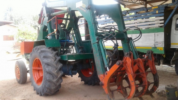 รถคีบอ้อย