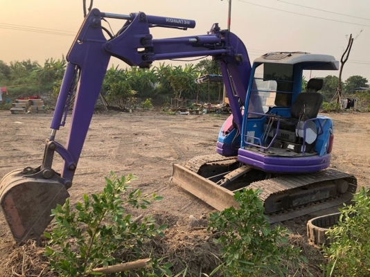 ......... ขายรถขุดขนาดกลาง5ตัน KOMATSU  PC50UU-2 ........
