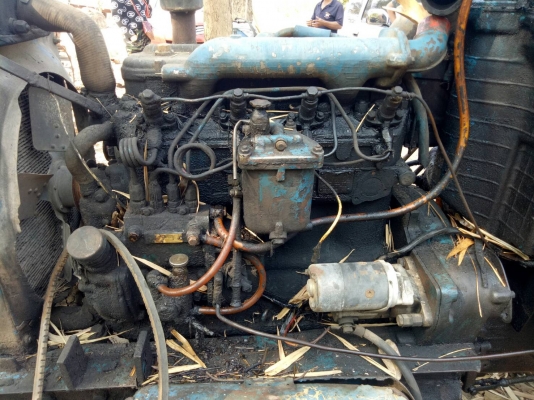 รถไถ ขายตามสภาพ เครื่อง 4สูบ ใบดัน ไม่มีหาง