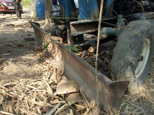 รถไถ ขายตามสภาพ เครื่อง 4สูบ ใบดัน ไม่มีหาง