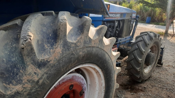 ขาย6640/4&times;4/คานคาลาโล่เกีบกลางมีเทอฏบดล่มทะเบียนครบ0810076640