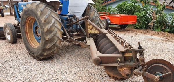 ขายรถไถ FORRD 77 พร้อมอุปกรณ์ดันหน้า+ผาน7 CMT มีทะเบียนครบพร้อมโอน ราคา 188,000 ต่อรองได้ครับ **แถมขนส่งให้ฟรี 300กม. สามย่านแทรคเตอร์ โทร/ไลน์ 0897489639 ,0899347475 (อ.แกลง ระยอง )