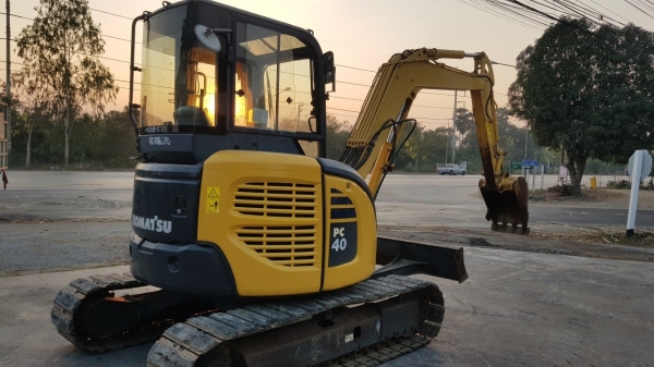 รถขุดโคมัตสุ PC40MR-2 เก่าญี่ปุ่น