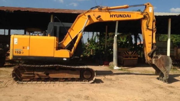 HYUNDAI 110-7 ไมล์6800ชม. สภาพสวยพร้อมใช้งาน