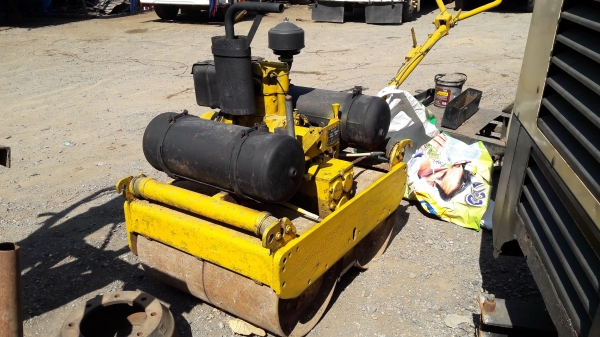 รถบดเดินตาม BOMAG รุ่นBW75S มือสองญี่ปุ่น ขนาดใหญ่ 1 ตัน บดอัดสั่นสเทือนได้ เครื่องดีเซล1สูบ สภาพดีพ