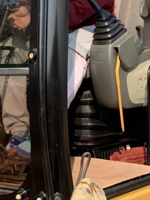 รถแบคโฮ  CAT รุ่น 320D2 8,100 ชั่วโมง เอกสารรถชุดแจ้งจำหน่าย