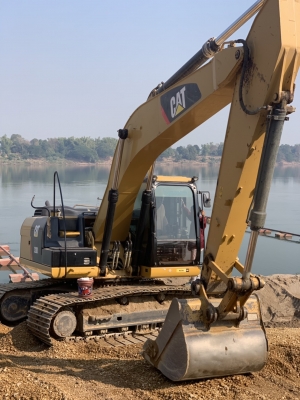 รถแบคโฮ  CAT รุ่น 320D2 8,100 ชั่วโมง เอกสารรถชุดแจ้งจำหน่าย