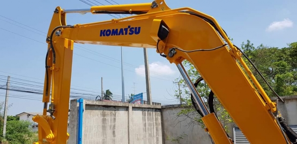 KOMATSU PC40MR-3 year2013 เก่านอกสภาพดี เครื่องยนต์4D88E เดินเรียบทำงานคล่องตัว พร้อมไลน์เจาะ ช่วงล่างดีเฟรมสวย ใบเต็มข้อเต็ม เดินนิ่มวิ่งได้  ทำงาน6000hr ราคา680,000พร้อมเช็คระบบทั้งคัน สนใจติดต่อ 083-4355829, 092-9938255  หรือกดไปที่ลิ้งค์้เพื่อสอบ