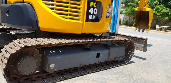 KOMATSU PC40MR-3 year2013 เก่านอกสภาพดี เครื่องยนต์4D88E เดินเรียบทำงานคล่องตัว พร้อมไลน์เจาะ ช่วงล่างดีเฟรมสวย ใบเต็มข้อเต็ม เดินนิ่มวิ่งได้  ทำงาน6000hr ราคา680,000พร้อมเช็คระบบทั้งคัน สนใจติดต่อ 083-4355829, 092-9938255  หรือกดไปที่ลิ้งค์้เพื่อสอบ