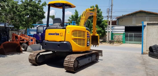 KOMATSU PC40MR-3 year2013 เก่านอกสภาพดี เครื่องยนต์4D88E เดินเรียบทำงานคล่องตัว พร้อมไลน์เจาะ ช่วงล่างดีเฟรมสวย ใบเต็มข้อเต็ม เดินนิ่มวิ่งได้  ทำงาน6000hr ราคา680,000พร้อมเช็คระบบทั้งคัน สนใจติดต่อ 083-4355829, 092-9938255  หรือกดไปที่ลิ้งค์้เพื่อสอบ