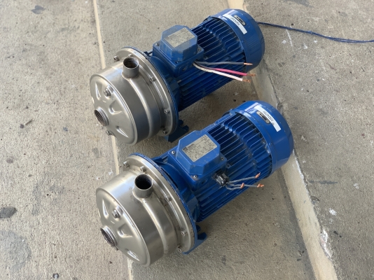 ( เหลือ 1ตัวครับ )ขายปั๊มน้ำหอยโข่งหัวสแตนเลสใบพัด 2ชั้น Ebara 4HP. 380V made in Italy รุ่นแรงดันสูง หายาก สภาพสวยเดิมๆ หมุนนิ่ม พร้อมใช้งาน มี 2ตัวครับ ราคาตัวละ 11,500 บาท