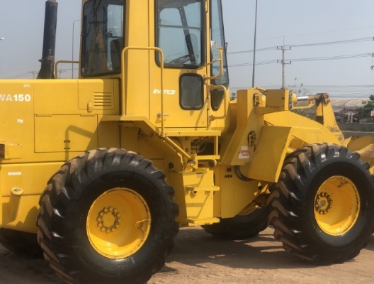 ขายรถตักล้อยาง KOMATSU WA150-1 นำเข้าเองจากญี่ปุ่น สภาพสวยพร้อมใช้ มีVDOการทำงานครับ