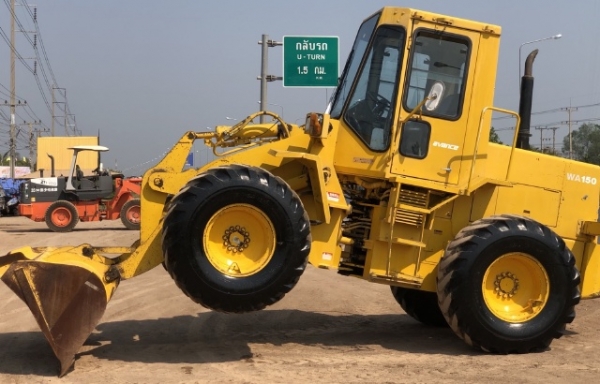 ขายรถตักล้อยาง KOMATSU WA150-1 นำเข้าเองจากญี่ปุ่น สภาพสวยพร้อมใช้ มีVDOการทำงานครับ