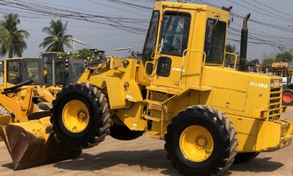 ขายรถตักล้อยาง KOMATSU WA150-1 นำเข้าเองจากญี่ปุ่น สภาพสวยพร้อมใช้ มีVDOการทำงานครับ