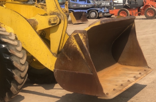 ขายรถตักล้อยาง KOMATSU WA150-1 นำเข้าเองจากญี่ปุ่น สภาพสวยพร้อมใช้ มีVDOการทำงานครับ