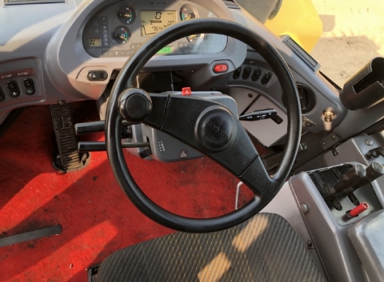 ขายรถตักล้อยาง KOMATSU WA380-6 ปี 2012 รถนอกนำเข้าเองจากญี่ปุ่น สภาพสวยพร้อมใช้ มีVDOการทำงานครับ