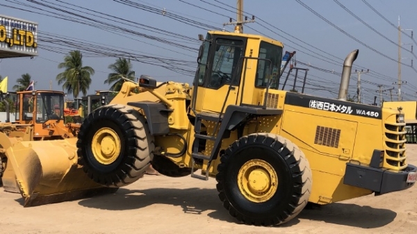 ขายรถตักล้อยาง KOMATSU WA450-3 รถนอกนำเข้าเองจากญี่ปุ่น สภาพสวยพร้อมใช้ มีVDOการทำงานครับ