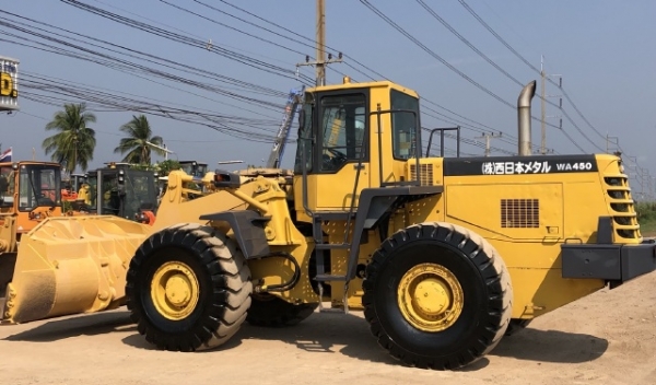 ขายรถตักล้อยาง KOMATSU WA450-3 รถนอกนำเข้าเองจากญี่ปุ่น สภาพสวยพร้อมใช้ มีVDOการทำงานครับ