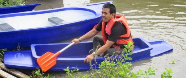 (ส่งทั่วประเทศ) เรือพลาสติก 250 ซม พร้อมไม้พาย