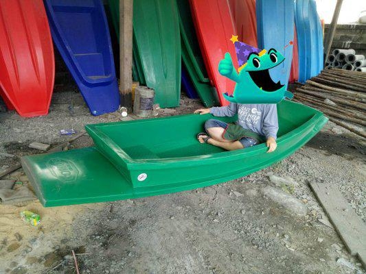 เรือพลาสติก ยาว 340 ซม แถมไม้พาย 1 อัน (ส่งทั่วประเทศ)