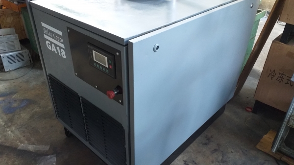 ขายถูก... ปั๊มลม Atlas Copco GA18 25 แรง 8.5 bar Made in Belgium สภาพดี ราคาถูกโคตร ขายถูก... ปั๊มลม Atlas Copco GA18 25 แรง 8.5 bar Made in Belgium สภาพดี ราคาถูกโคตร