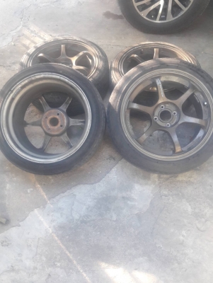 ขายล้อแม็ก 4รู100 ADVAN Racing RG2 พร้อมยาง205 45 17 และ 215 45 17อย่างละคู่ อยู่ท่าน้ำนนทบุรี ทั้งหมดนี้5,500บาท
