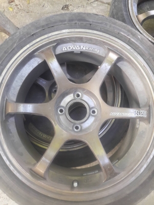 ขายล้อแม็ก 4รู100 ADVAN Racing RG2 พร้อมยาง205 45 17 และ 215 45 17อย่างละคู่ อยู่ท่าน้ำนนทบุรี ทั้งหมดนี้5,500บาท