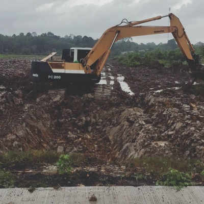 KOMATSU PC200-5 ระบบไฟเต็ม เอกสารอินวอย คอลโทรลสั้น สภาพสวย