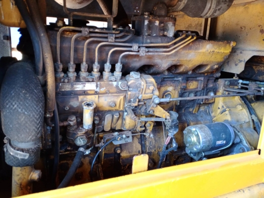 รถตักล้อยางKOMATSU WA100 สภาพสวย  คอม10,000