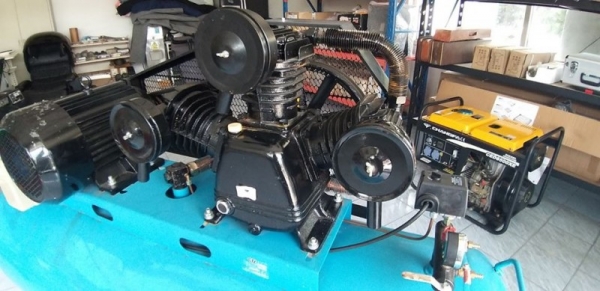 ปั๊มลมใหญ่ 3สูบ 500ลิตร มอเตอร์ 10 hp. ปั๊มลมใหญ่ 3สูบ 500ลิตร มอเตอร์ 10 hp.