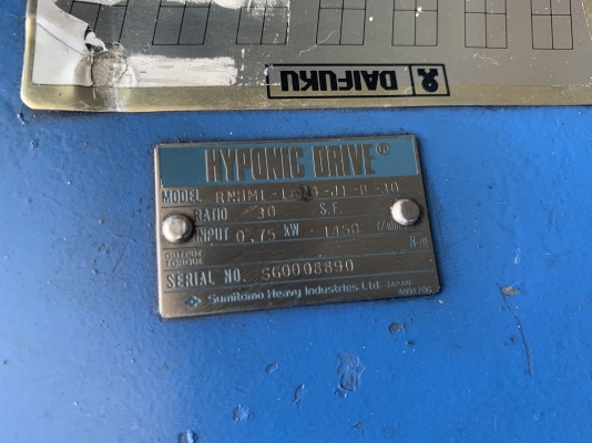 ขายมอเตอร์เกียร์แบบเพลาสวม Hyponic drive Sumitomo 1HP. 380V made in Japan มีระบบเบรคในตัว อัตราทด 1:30 เพลาออกประมาณ 48รอบต่อนาที ใช้งานได้หลายรูปแบบ สภาพดีเดิมๆ หมุนนิ่ม พร้อมใช้งาน มี 2ตัวครับ ราคาตัวละ 4,800 บาทครับ