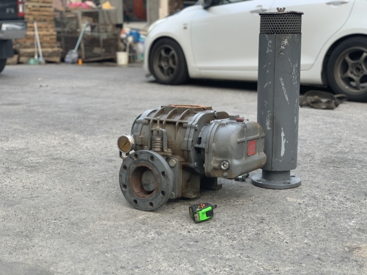 ขายรูทโบลเวอร์อัดอากาศ Shinmaywa Herical rotor blower ขนาดท่อ 4นิ้ว made in Japan มาพร้อมกรองอากาศ สภาพสวยมากเดิมๆ หมุนนิ่ม พร้อมใช้งาน
