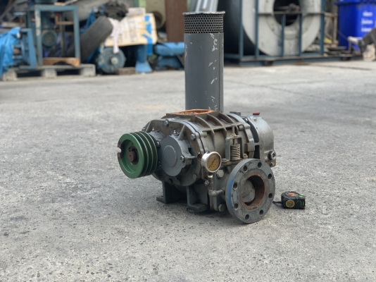ขายรูทโบลเวอร์อัดอากาศ Shinmaywa Herical rotor blower ขนาดท่อ 4นิ้ว made in Japan มาพร้อมกรองอากาศ สภาพสวยมากเดิมๆ หมุนนิ่ม พร้อมใช้งาน