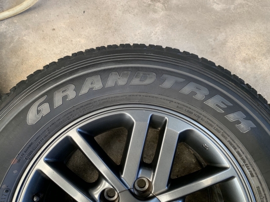 ล้อแม็ก Toyota Fortuner BMC MidnightShine (สีดำ) ขอบ17 พร้อมยาง 265-65-17 Dunlop ปี 17 แม็กเดิม สีแท้